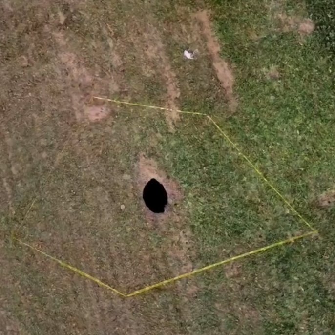 Aksaray'da Pancar Tarlasında 15 Metrelik Obruk Oluştu