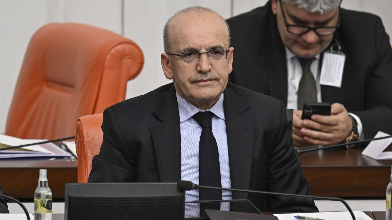 Bakan Şimşek'ten 2025 Yılı Ekonomi Muhasebesi: Değişimler Grafiklerle Açıklandı