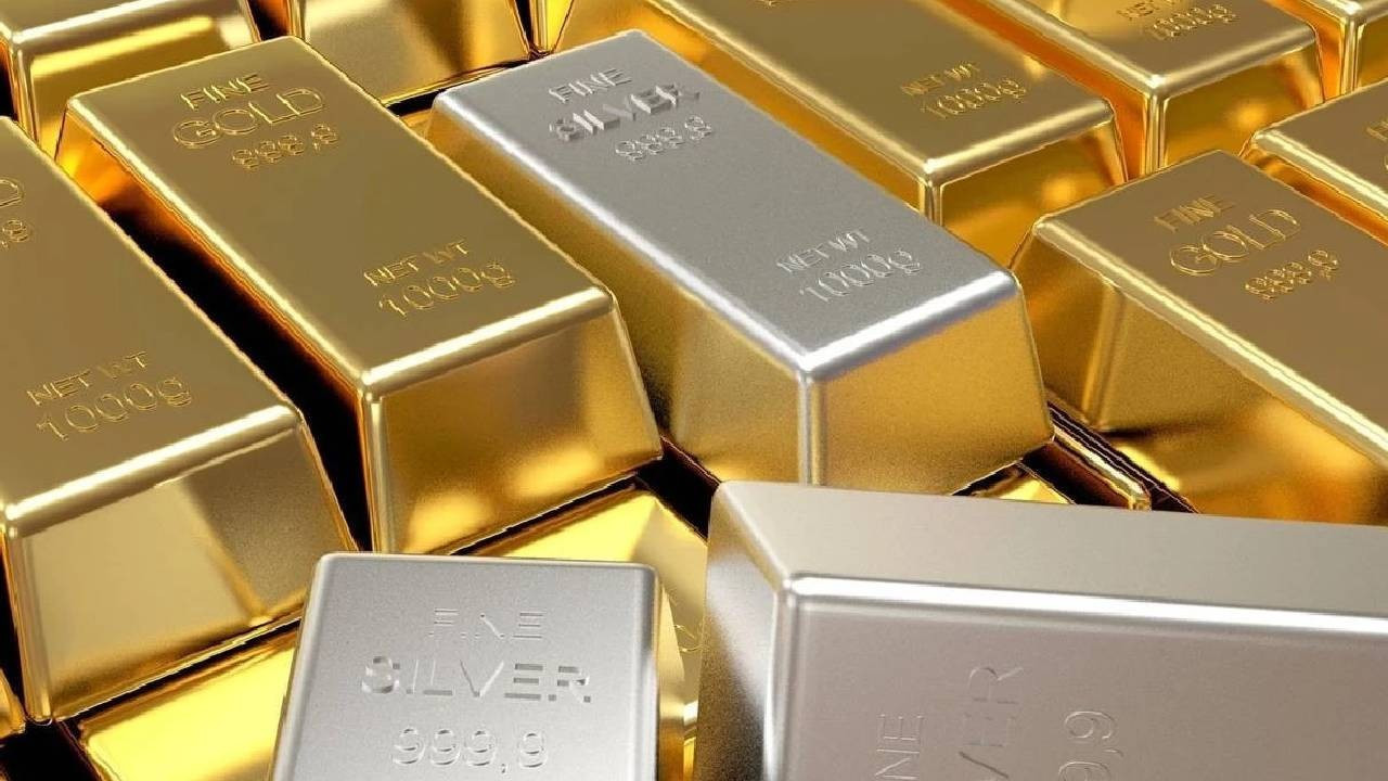 Altın Fiyatları Düşüşe Geçerken Gümüş ve Platin Ayrıştı