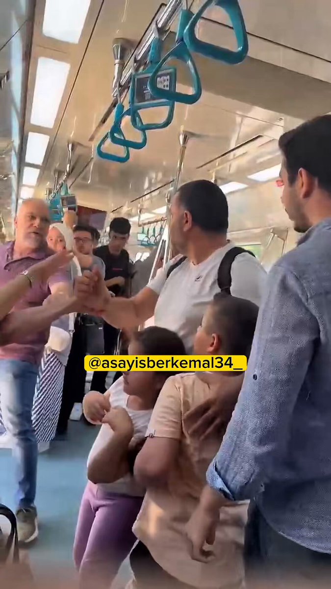 Üniversite Öğrencisi Kadın, Babasını Yumruklu Saldırıdan Dolayı Şikayet Etti