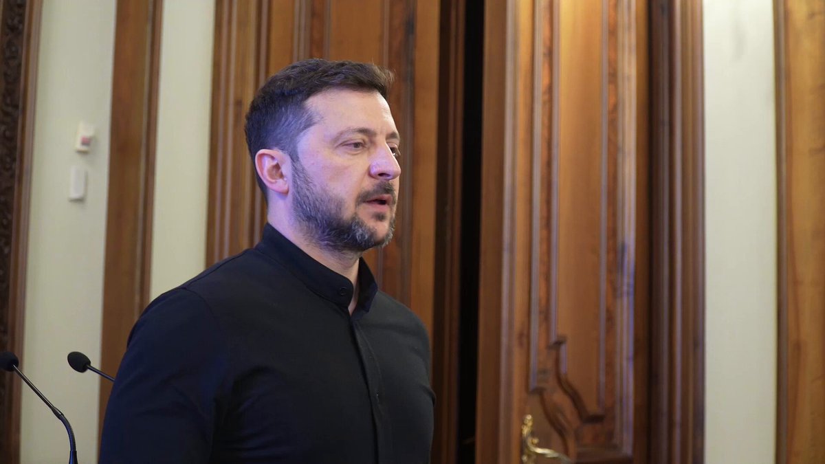 Ukrayna'da Gizli Operasyon Madalyaları Takıldı: Zelensky Rus Üslerine Yönelik Harekatı Onurlandırdı