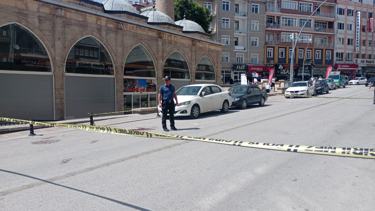 Karaman'da Sokak Ortasında Darp Olayı: Şahıs Ağır Yaralandı