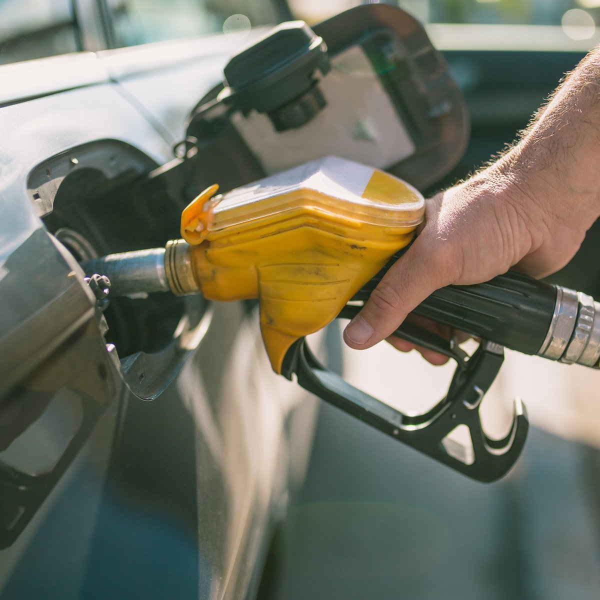 Benzine Gece Yarısı Zam Geliyor: Litre Fiyatı 50 Lirayı Aşacak