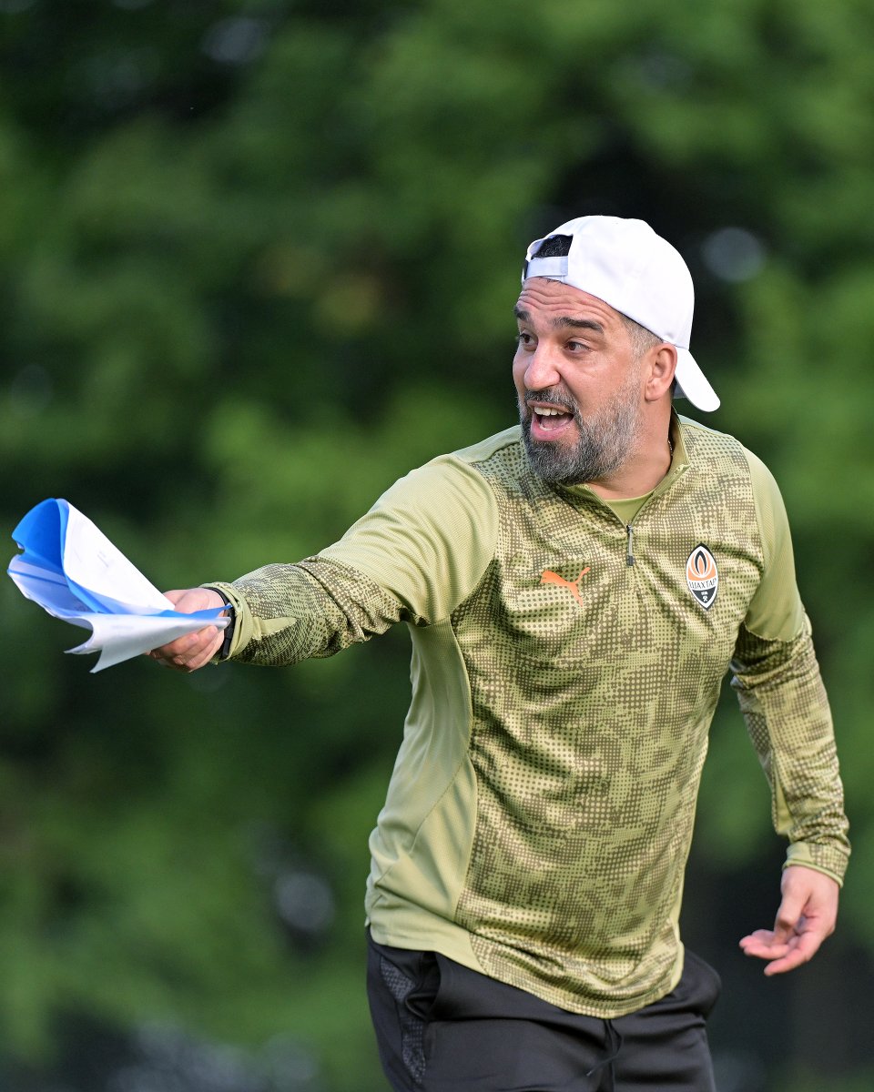 Arda Turan Shakhtar Donetsk'te İlk Antrenmanına Çıktı