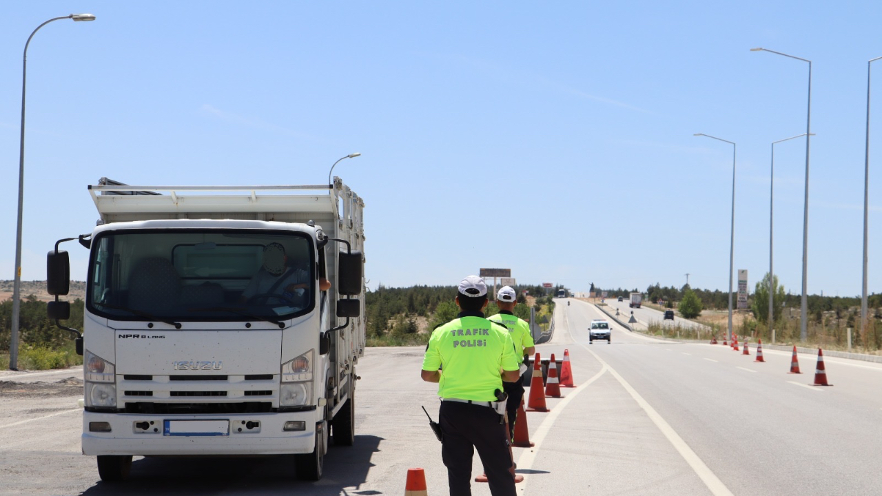 Karaman'da Güvenlik Operasyonları: 10 Aranan Şahıs Tutuklandı