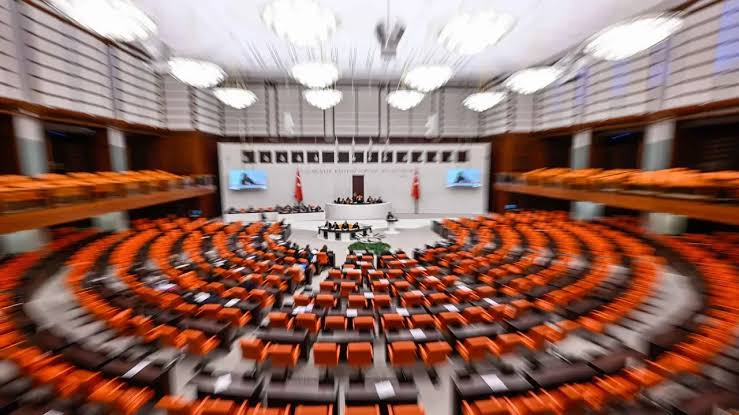 TBMM'de Toplu Hastalık: 100'den Fazla Vekil ve Personel Hastaneye Başvurdu