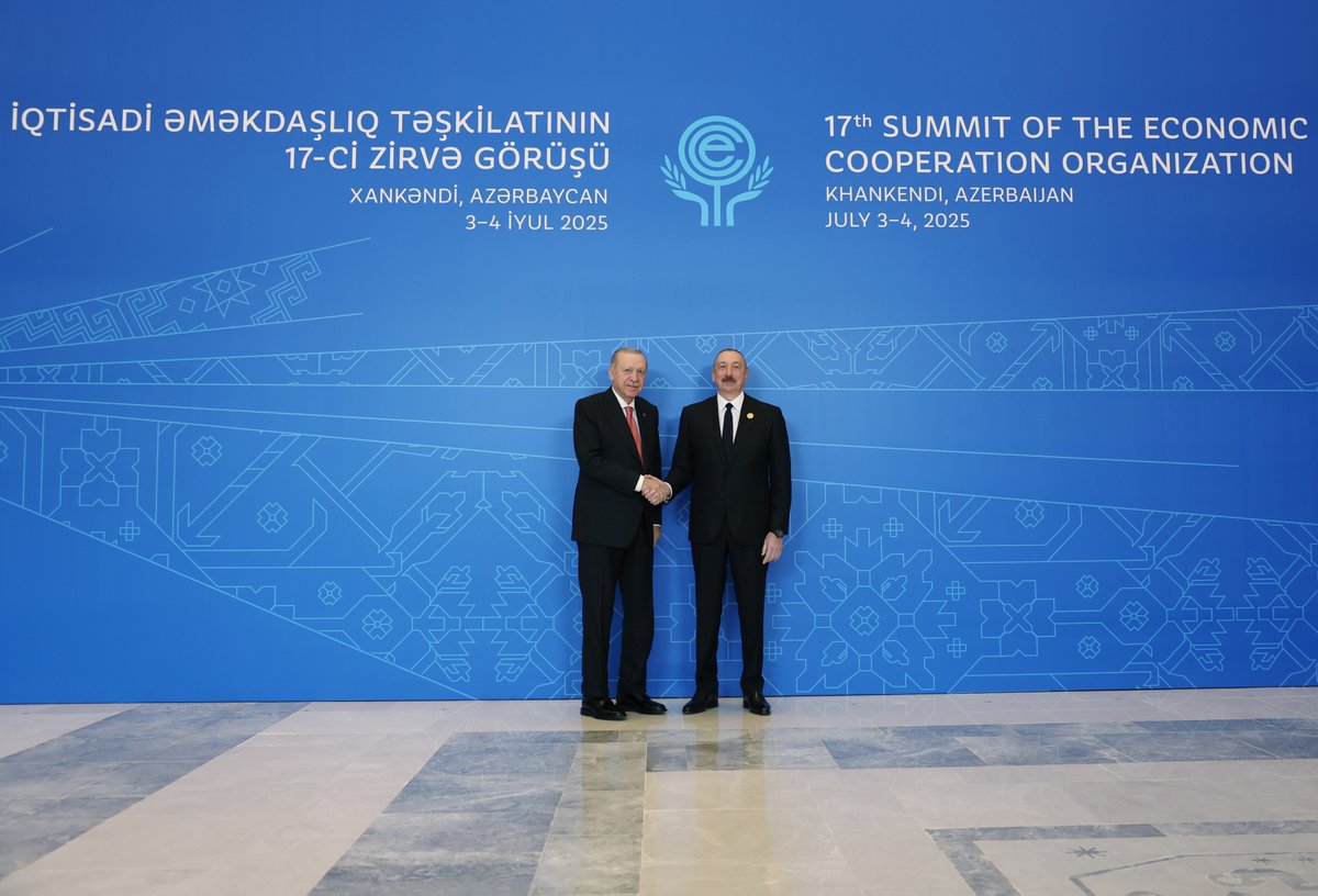 Ekonomik İşbirliği Teşkilatı Zirvesi Azerbaycan'da Tamamlandı
