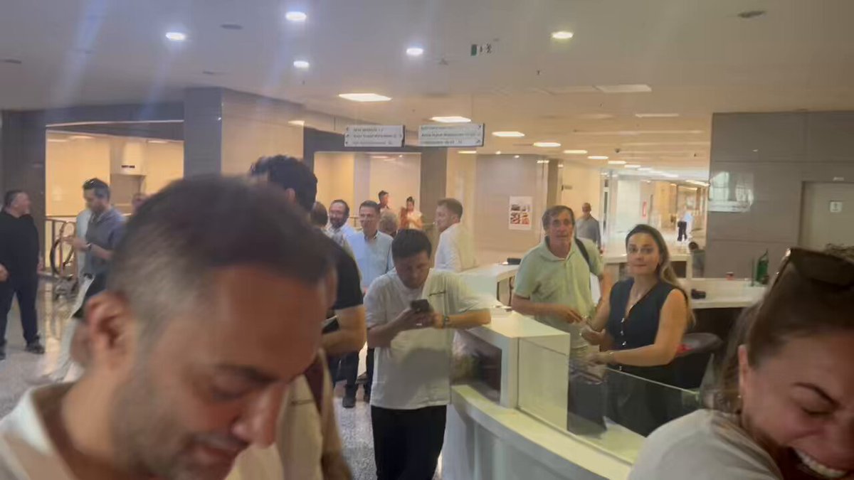 Timur Soykan Serbest Bırakıldı: Adliye Önünde Sevinç Görüntüleri