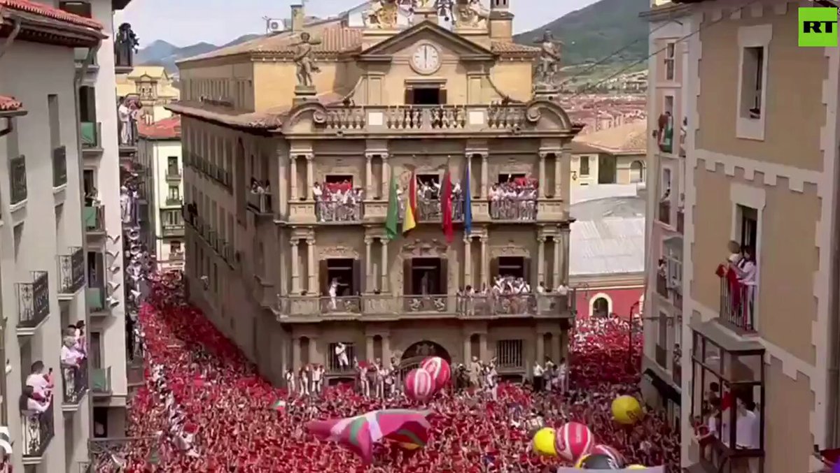 Pamplona'da San Fermin Festivali Filistin'e Destek Mesajlarıyla Başladı