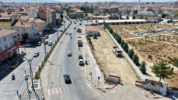 Karaman Belediyesi Şehir Mezarlığı Yanındaki Alanı Yeniliyor