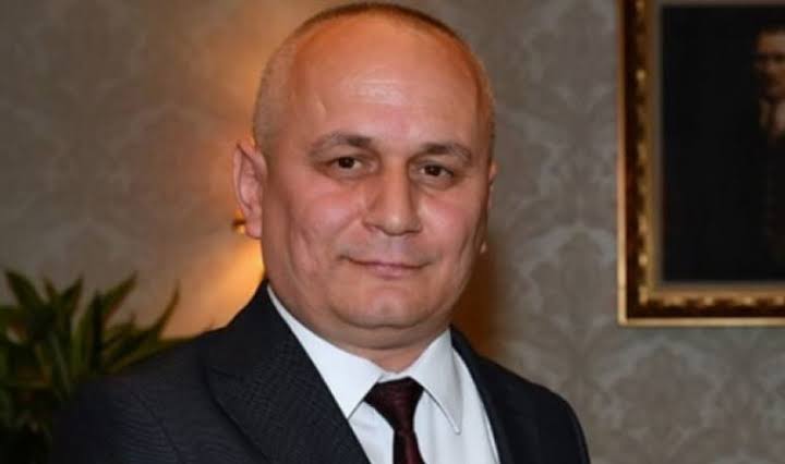 İlahiyatçı Yazar Cemil Kılıç'tan Şeriat Açıklaması: Bilgisizlik veya Kandırılma İddiası
