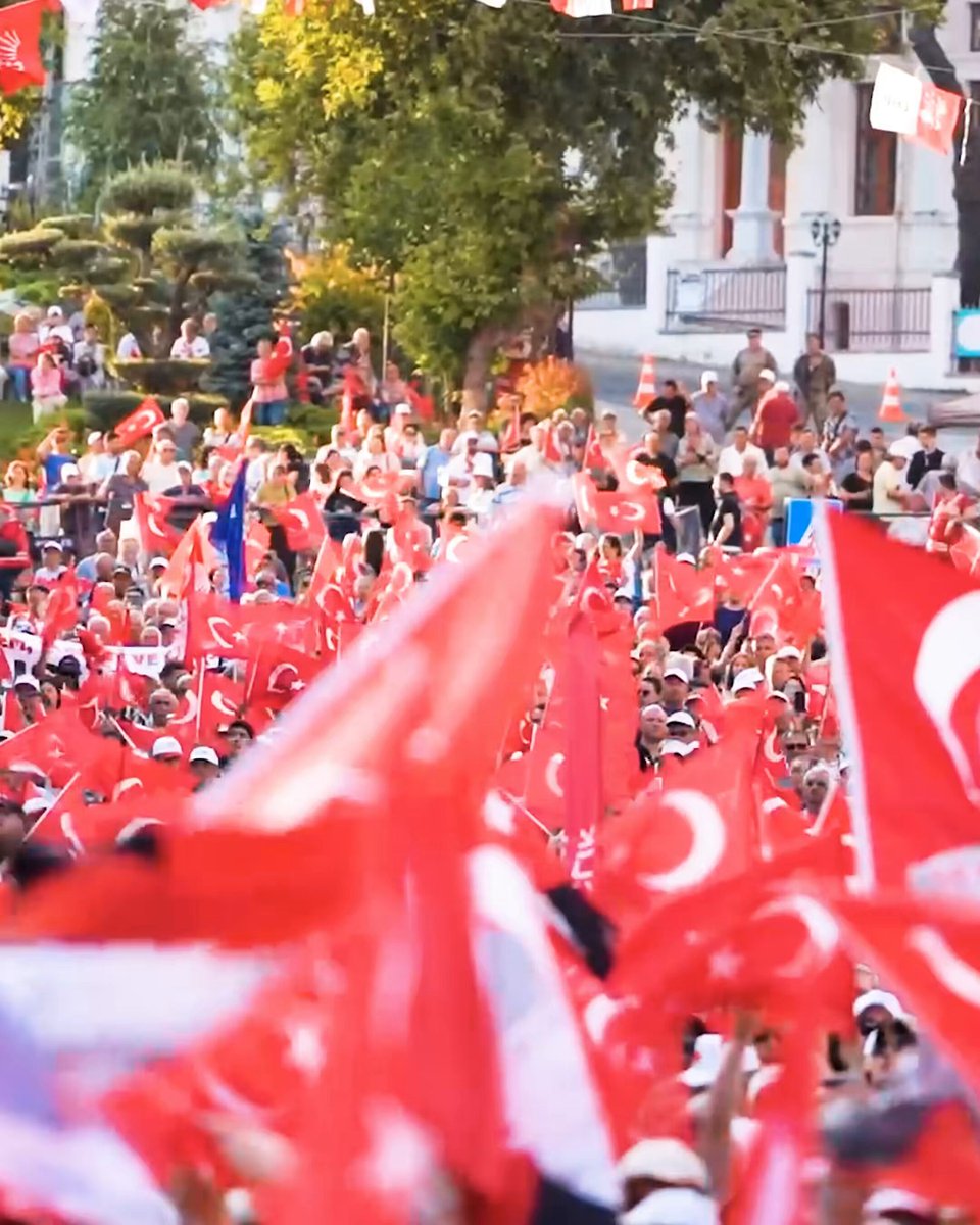 Özgür Özel: 