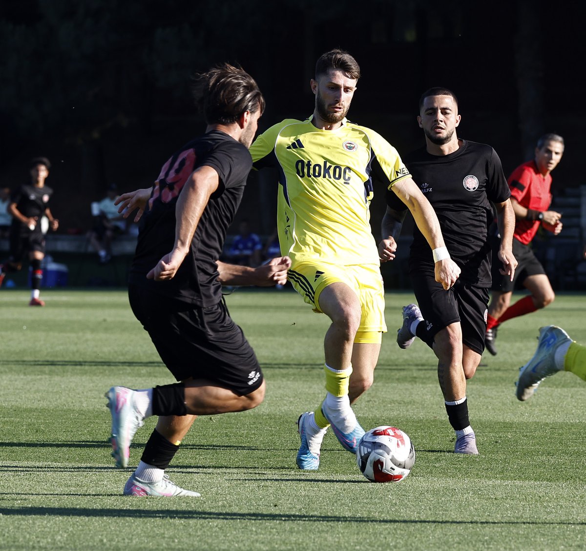 Fenerbahçe ve Fatih Karagümrük Hazırlık Maçında Berabere Kaldı