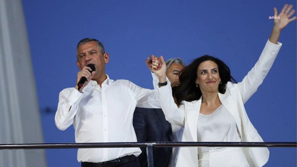DEVA'dan İstifa Eden Vekiller CHP'ye Katıldı