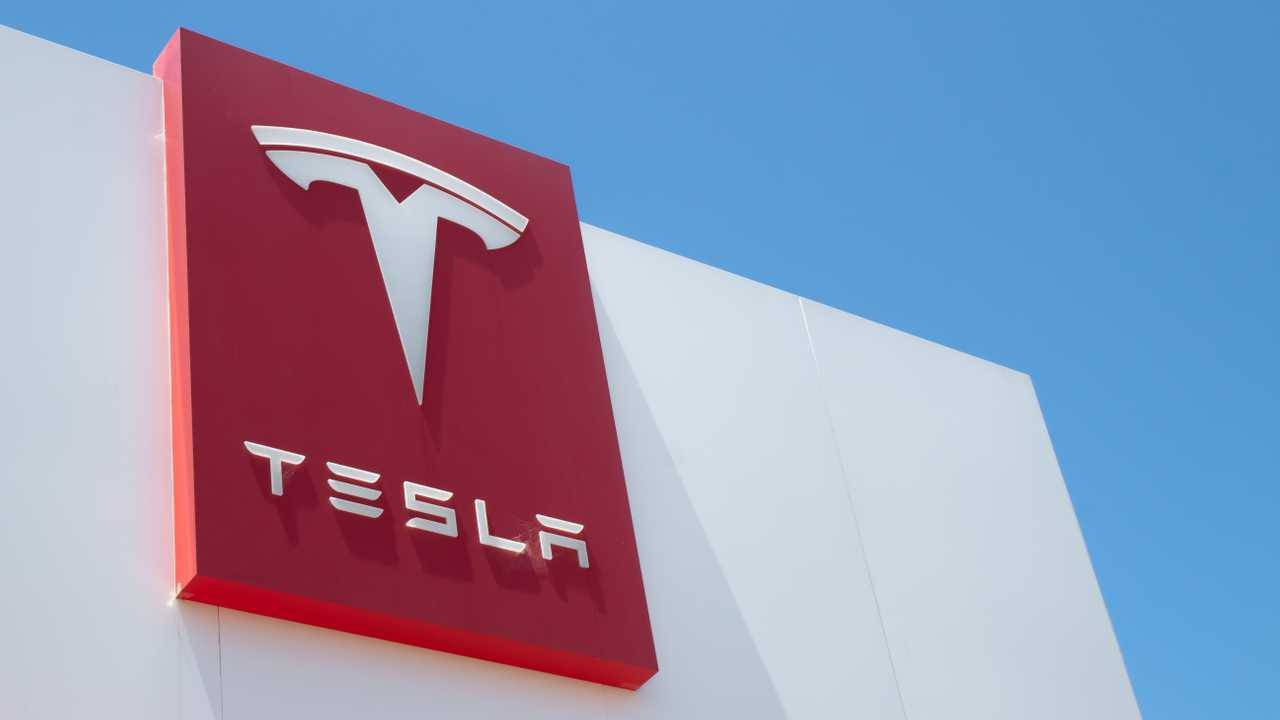 Tesla Türkiye'den ÖTV Değişikliği Açıklaması: Planlanan Listelemeler Askıya Alındı