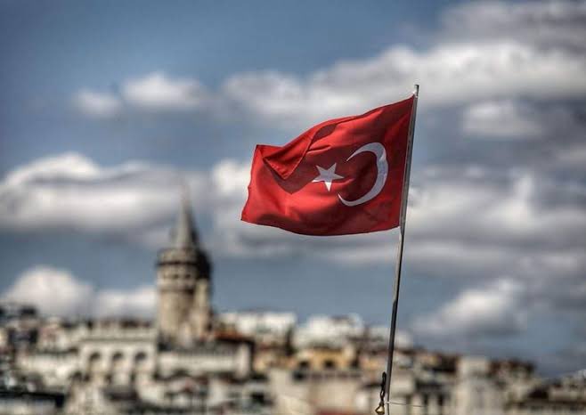İstanbul'da Kritik Nükleer Müzakere Başlıyor: İran'a Son Şans Verildi