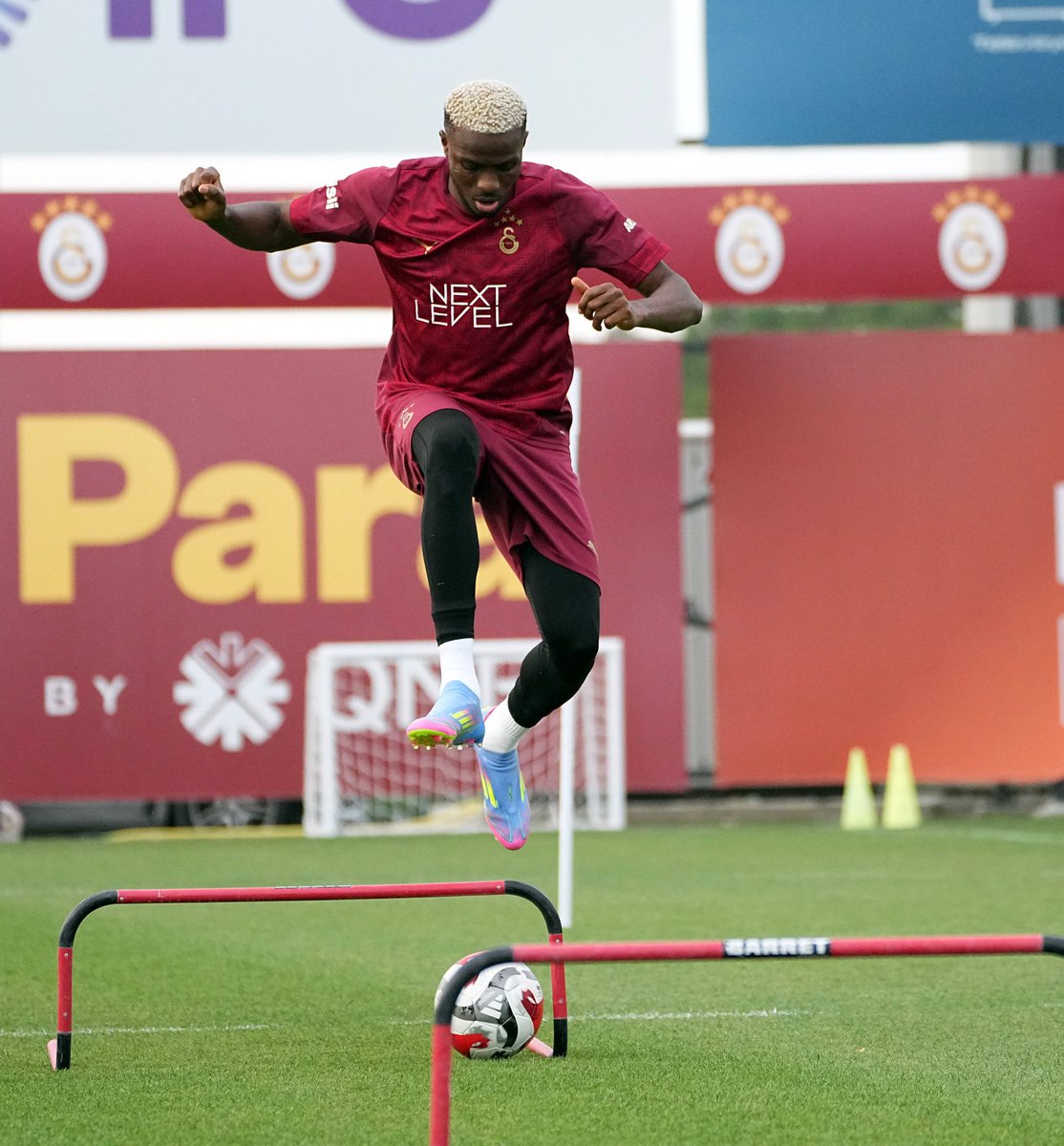 Victor Osimhen, Galatasaray İdmanlarına Katıldı