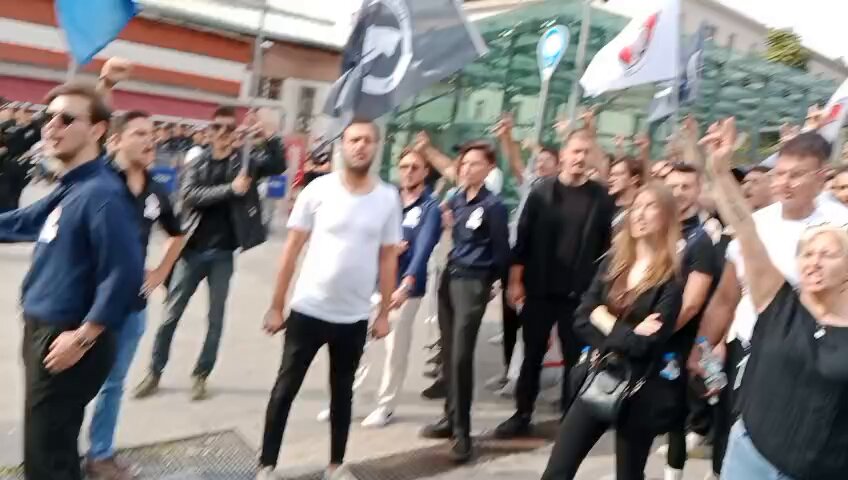 Teröristbaşı Aleyhine Yürüyüş Polisin Ablukasıyla Sonuçlandı!