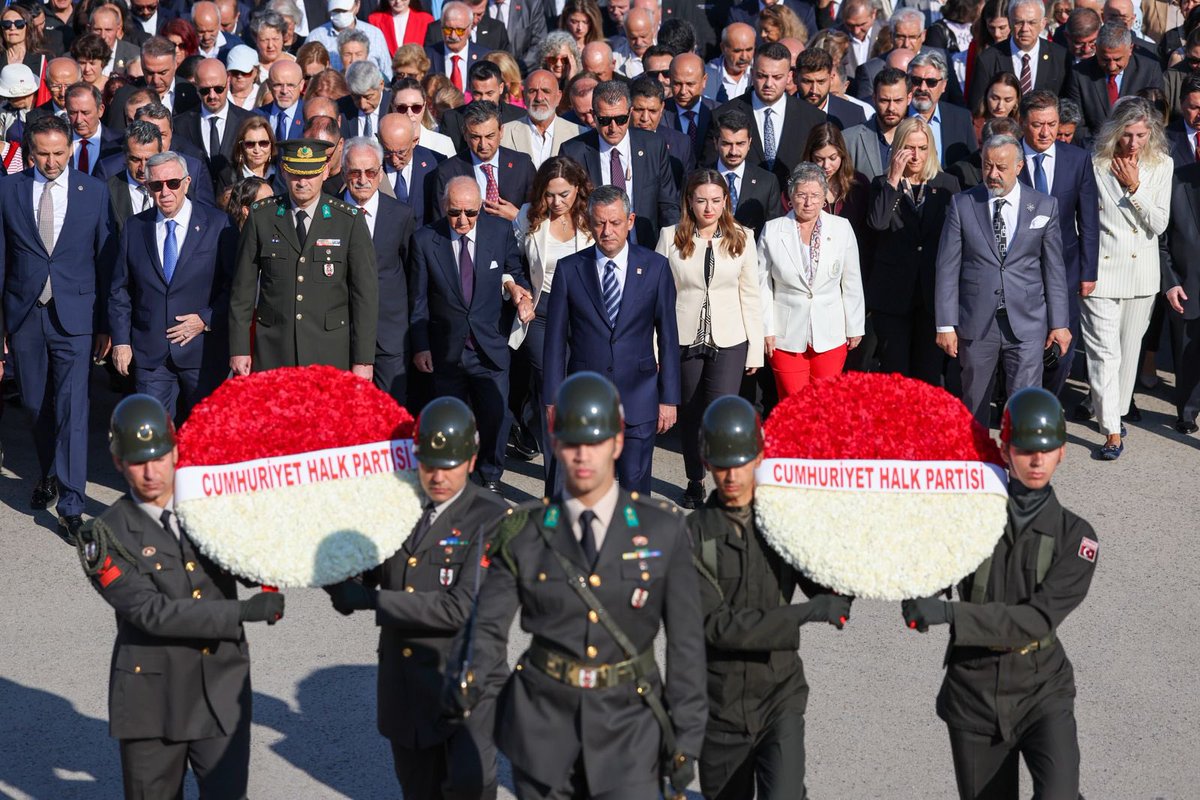CHP 102 Yaşında: Özgür Özel’den Geleceğe Yönelik Mesaj