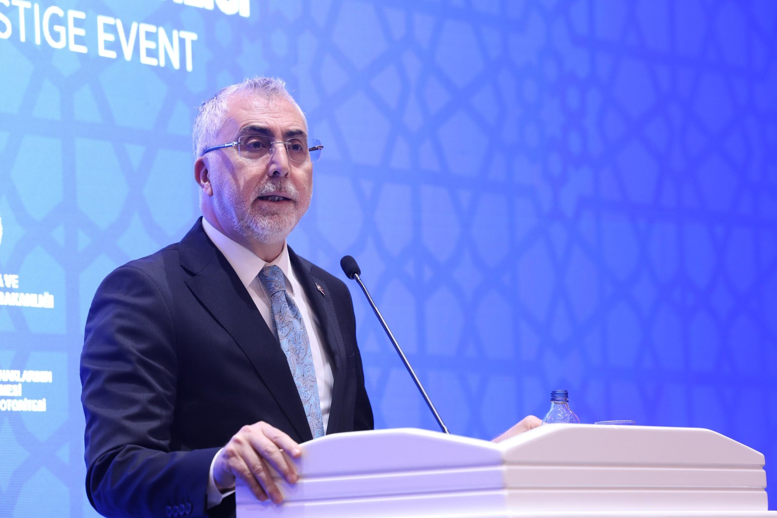 Vedat Işıkhan Duyurdu: 1 Milyar Euroluk Projelerle 1,2 Milyon Kişiye Ulaşıldı