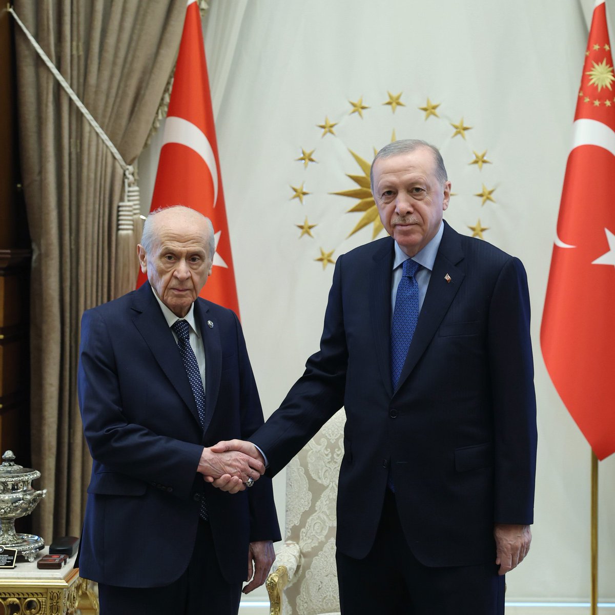 Bahçeli'den Cumhurbaşkanlığı Yardımcıları İçin Öneri: Kürt ve Alevi Temsil