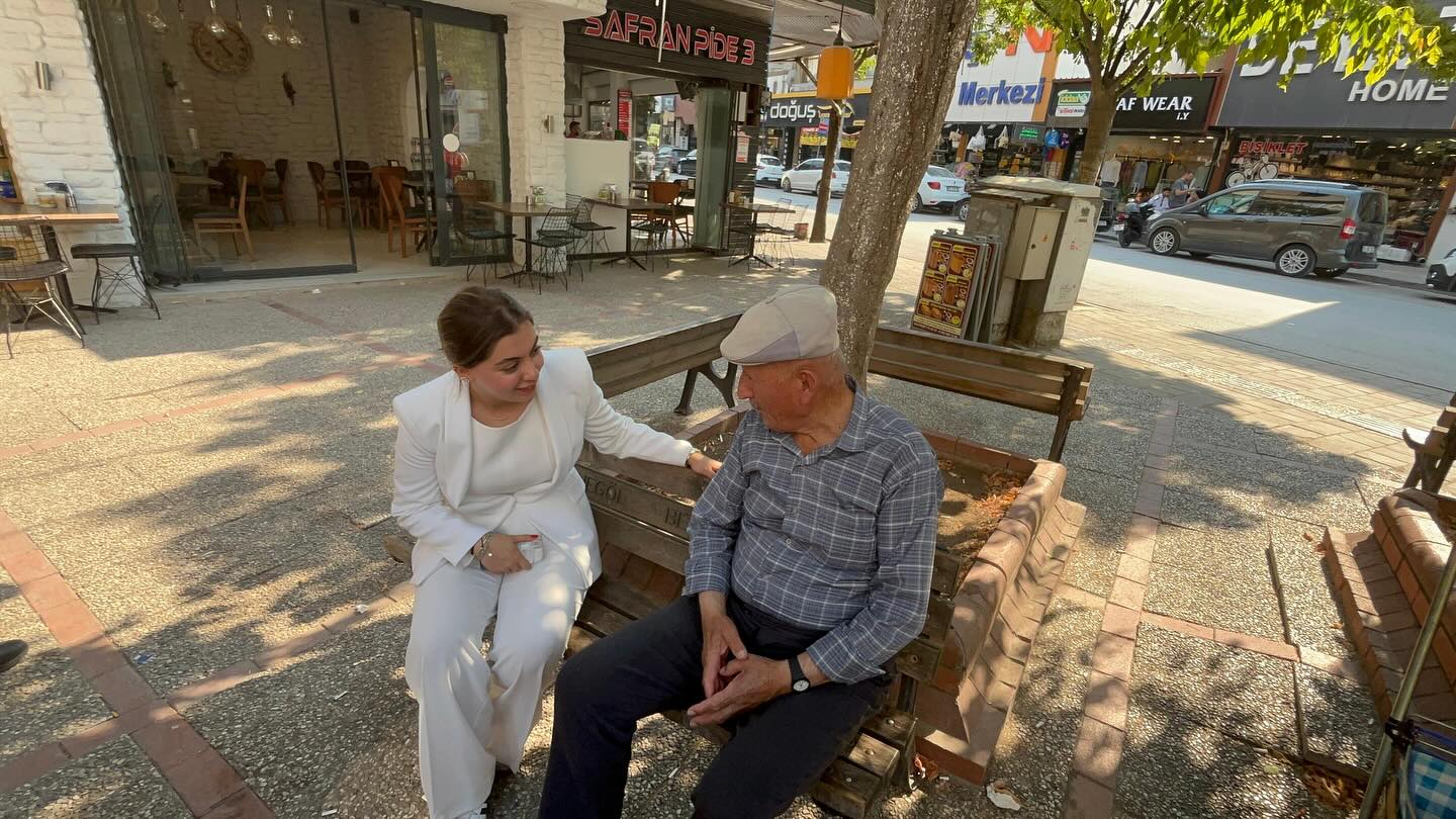 CHP'li Taşer : İktidar Milletvekilleri Tatilde, Biz Sahadayız!