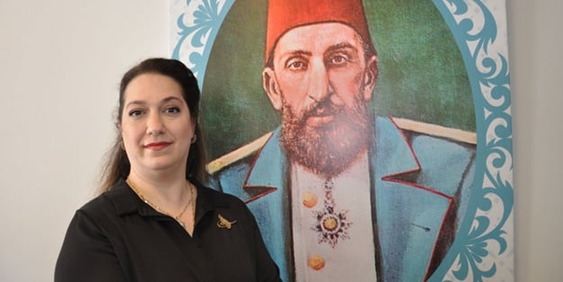  Osmanlı Torunu Nurhan Sultan Osmanoğlu: '300 Binden Fazla Öğrenci Okulu Bıraktı, Hükümet Ne Yapıyor?'