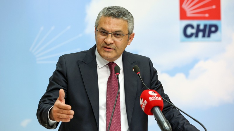 Suriye'de Uzlaşı Çağrısı: CHP'li Salıcı, Türkiye'nin Geleceği İçin Şam-SDG Diyaloğunu Önerdi!