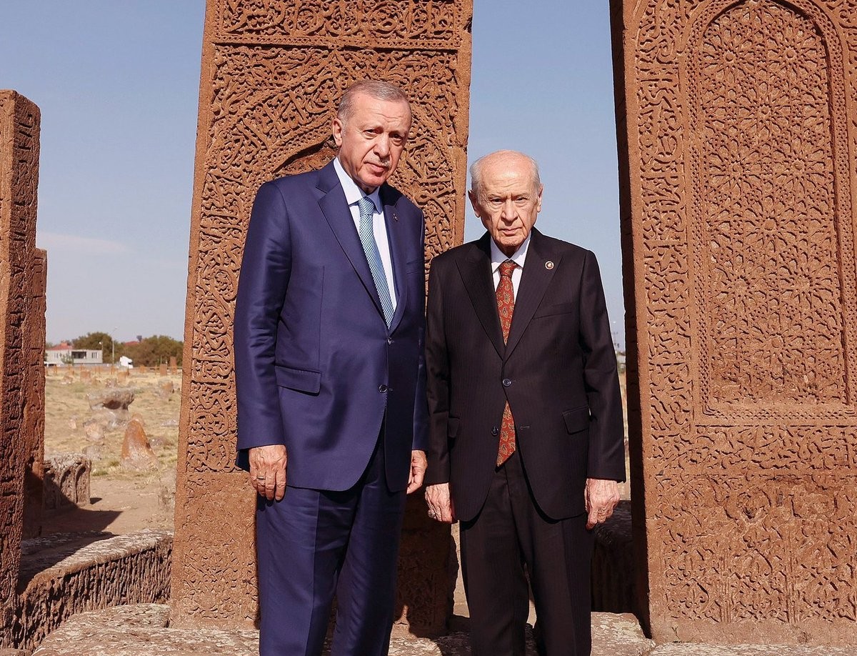 Bahçeli'den Cumhurbaşkanı Erdoğan'a Destek: 2028'de Görevine Devam Etmeli
