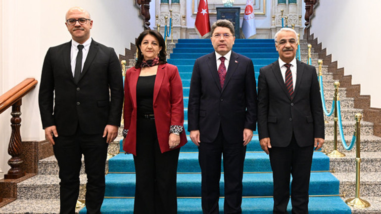 Adalet Bakanı Tunç ile DEM Parti Heyeti Arasında İmralı Görüşmesi