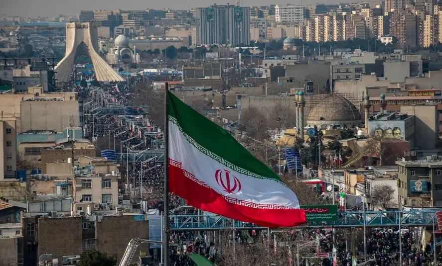 İran'da Telefon Hatları ve İnternet Erişimi Tamamen Kesildi