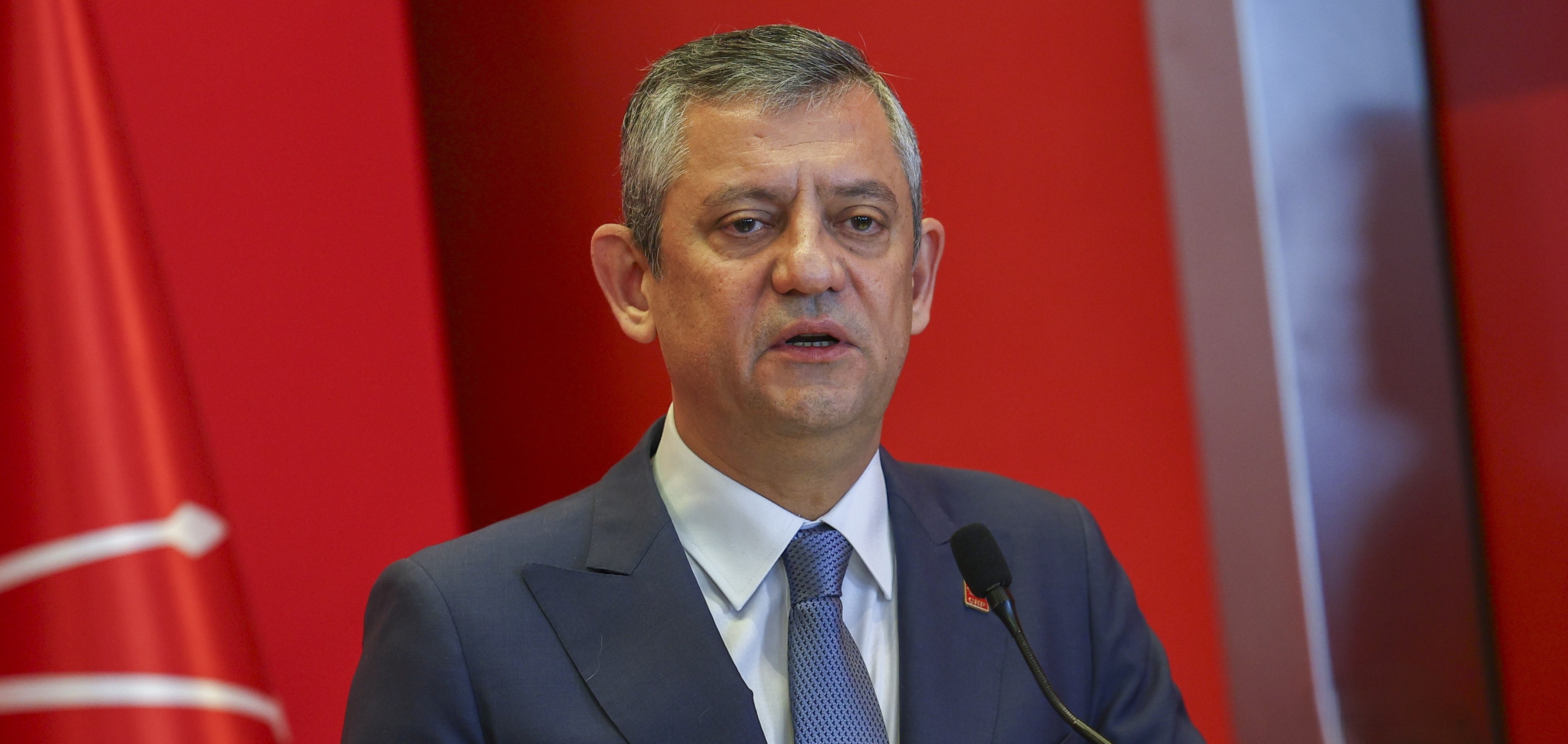 Özgür Özel, Murat Çalık ve Tayfun Kahraman Sağlık Durumları Hakkında Bilgi Verdi : 'Murat Çalık İçin Yürek Ağzımızda Bekliyoruz'