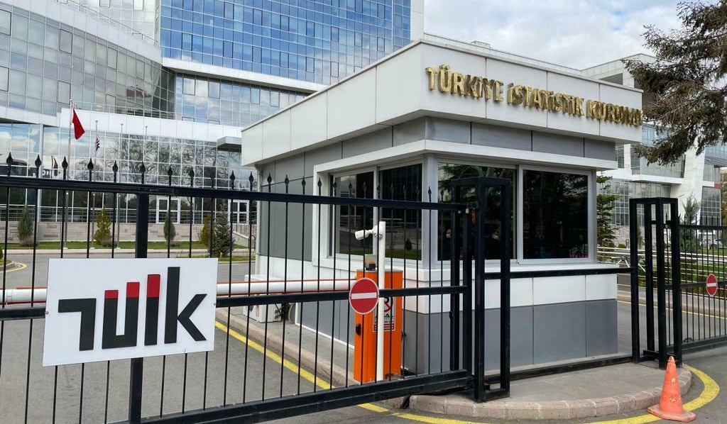 Türkiye'de İşsizlik Oranı Aralık 2025'te Bir Önceki Aya Göre 0,8 Puan Azalarak Yüzde 7,7'ye Geriledi.