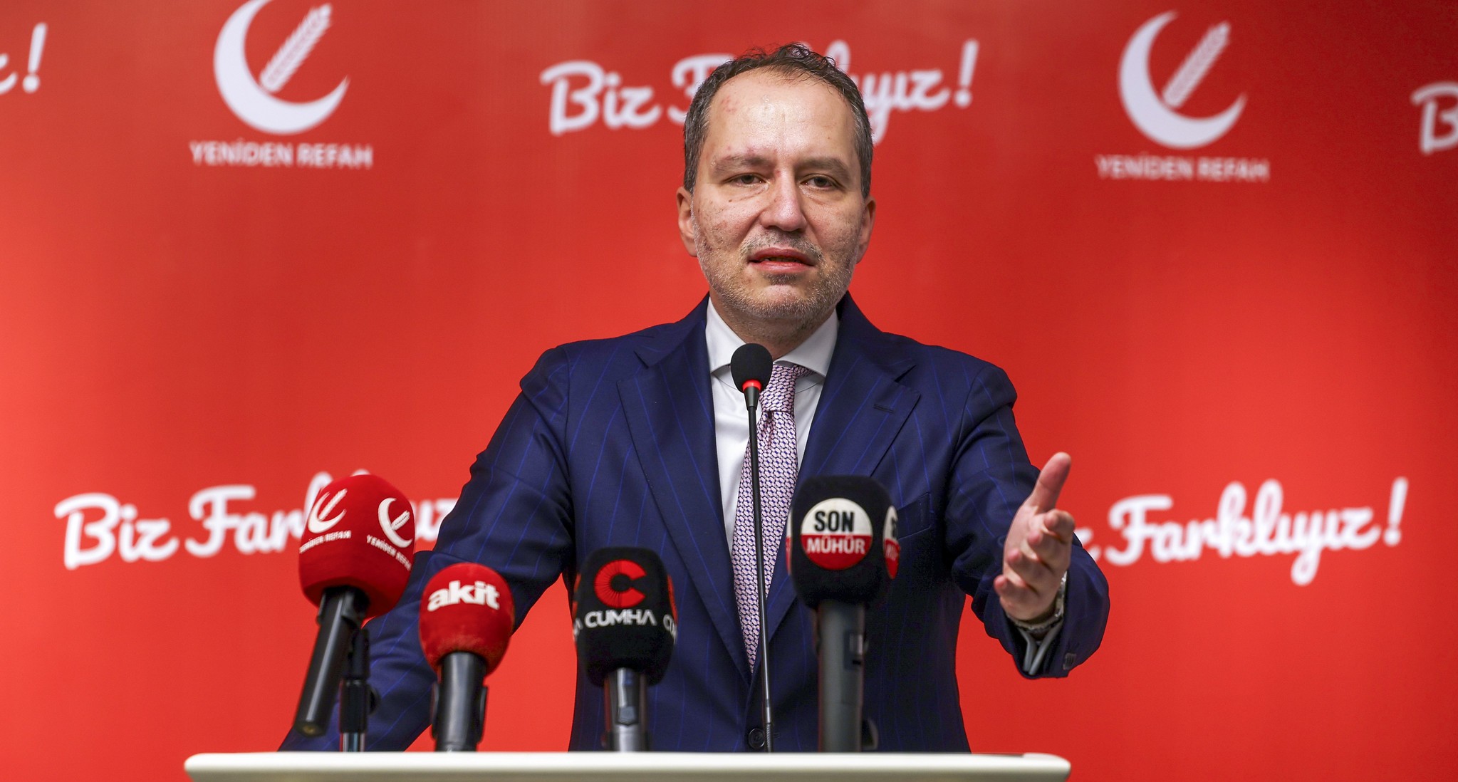 Erbakan'dan 'Yargıda Tarafgirlik' Eleştirisi: 'Aynı Dosyada AKP'li Belediyelere Sus, CHP'li Belediyelere Soruşturma'