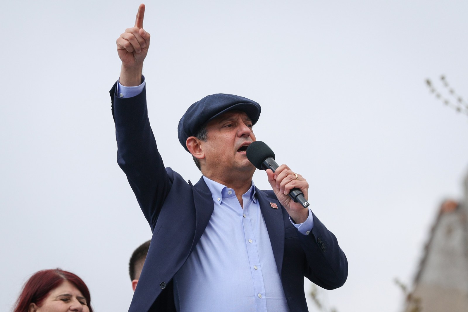 Özgür Özel’den Erdoğan’a Sert Meydan Okuma: ‘Yaz Gelmeden Sandığı Koyalım!’