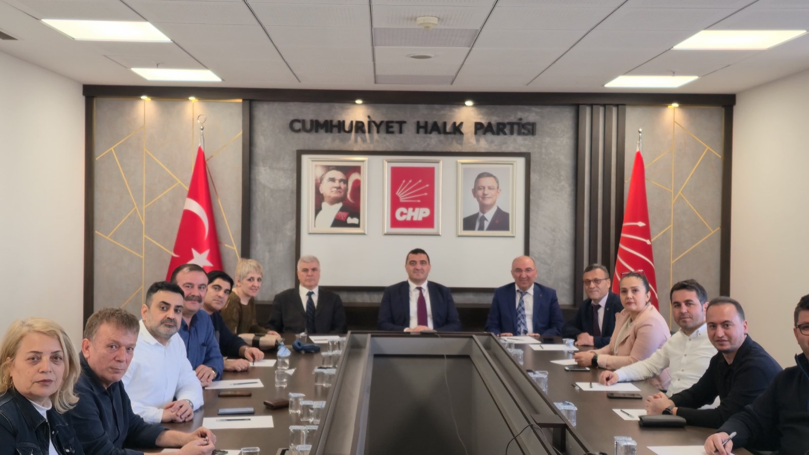 Büro Emekçileri Sendikası Heyeti CHP Genel Başkan Yardımcısı Karasu ile Görüştü: 'Kamu Emekçilerinin Hakları Önceliğimiz'