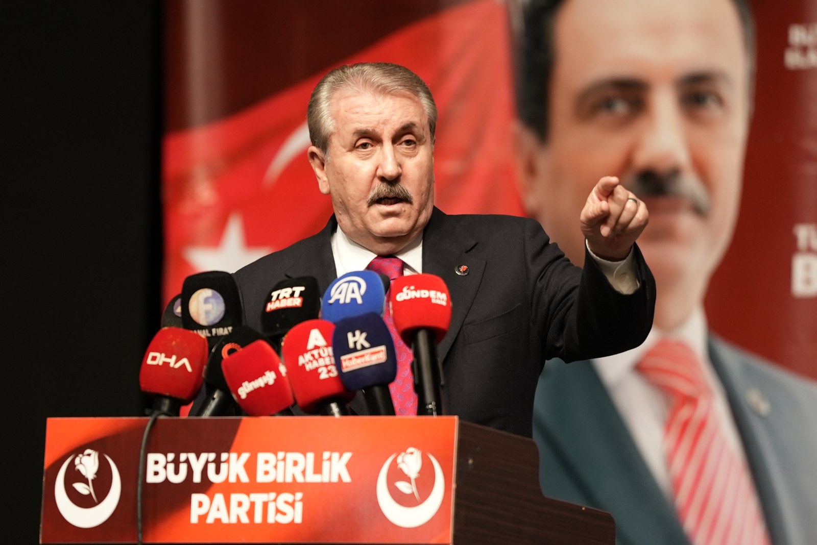 Mustafa Destici Elazığ’da : 'Al Bayrağı Almayanın Bu Millete Hayrı Olmaz'