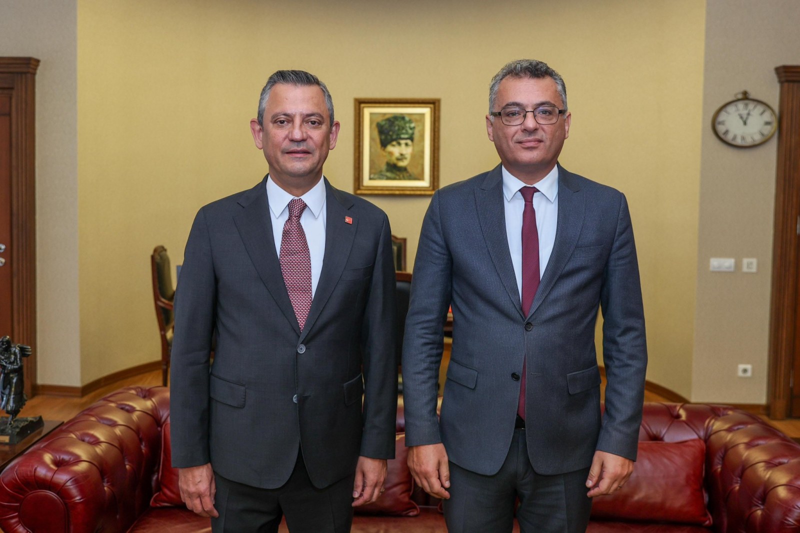 Özel'den Erhürman'a Kutlama ve 'Dış Müdahale' Vurgusu: 'Kıbrıs Türkü Mesaj Verdi!'