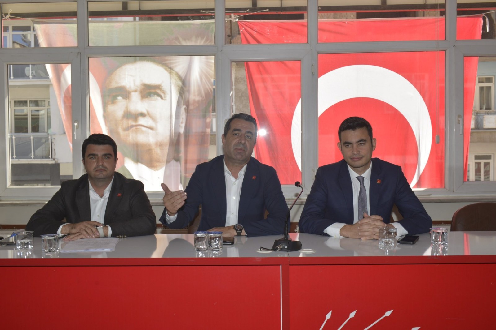 CHP Genel Başkan Yardımcısı Erhan Adem, Karaman'da : 'AKP Artık Ülkeyi Yönetemez Hale Geldi, 2026'da Erken Seçim Şart!'