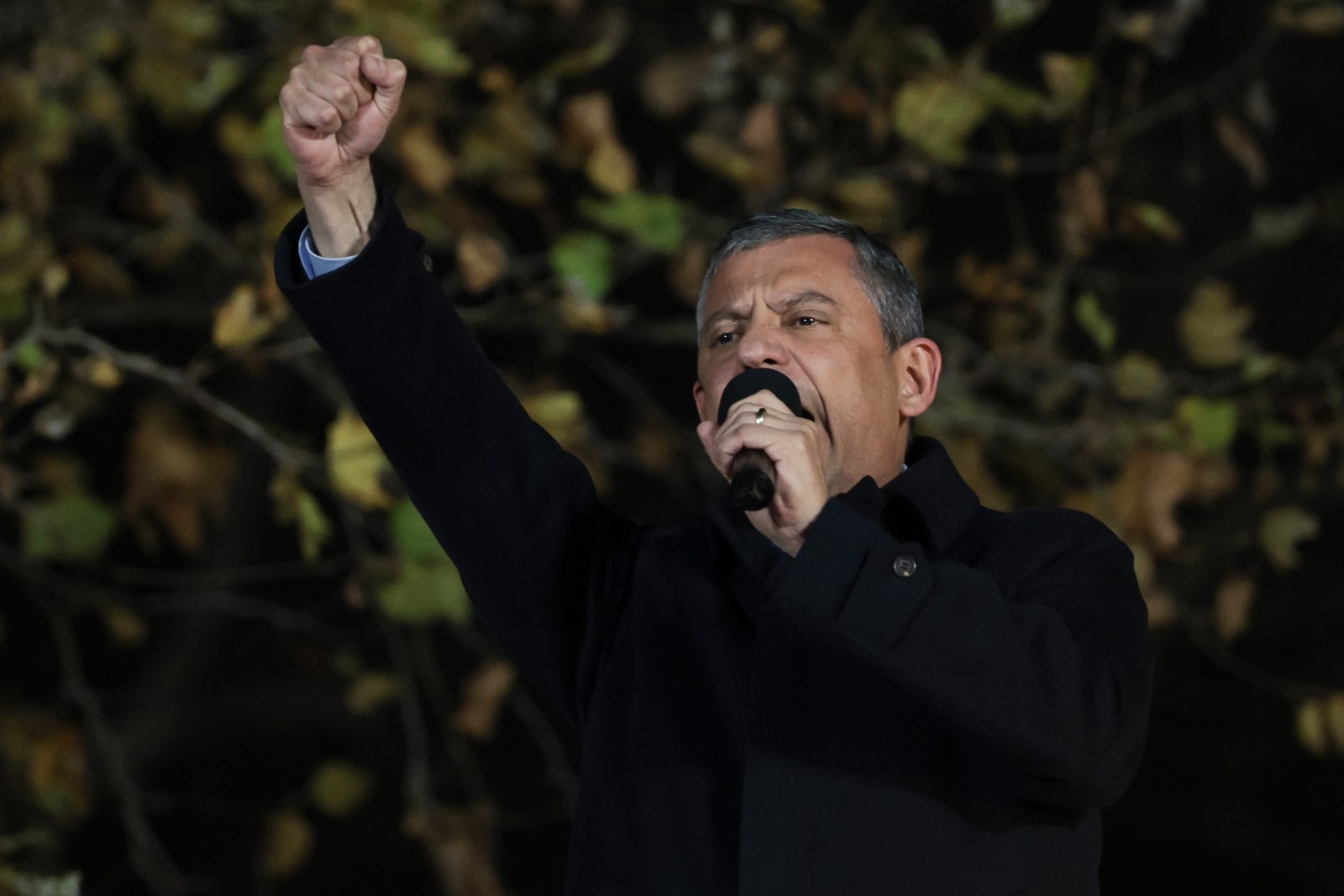 Özel'den Erdoğan'a Meydan Okuma: 'Çıkın Karşımıza Sandıkta Mertçe Yarışalım'