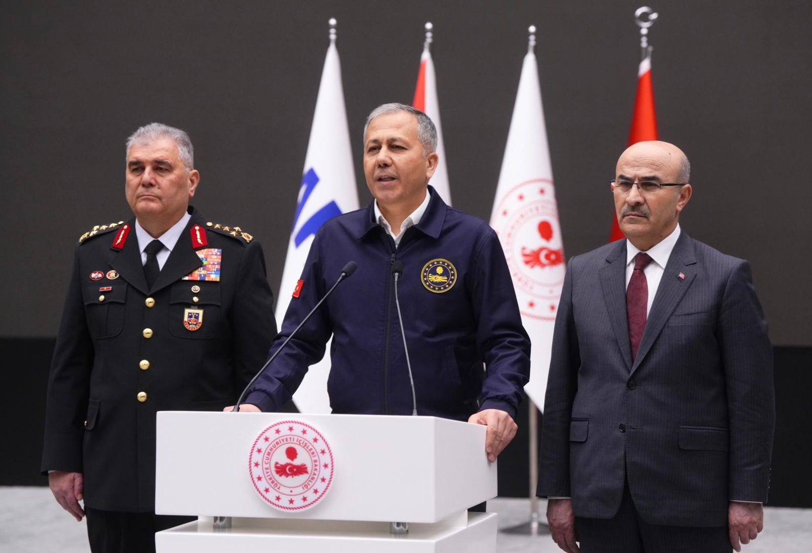 Bakan Yerlikaya Açıkladı : 'Bu Hayin Saldırı Sonucunda 3 Kahraman Polisimiz Şehit Oldu.'