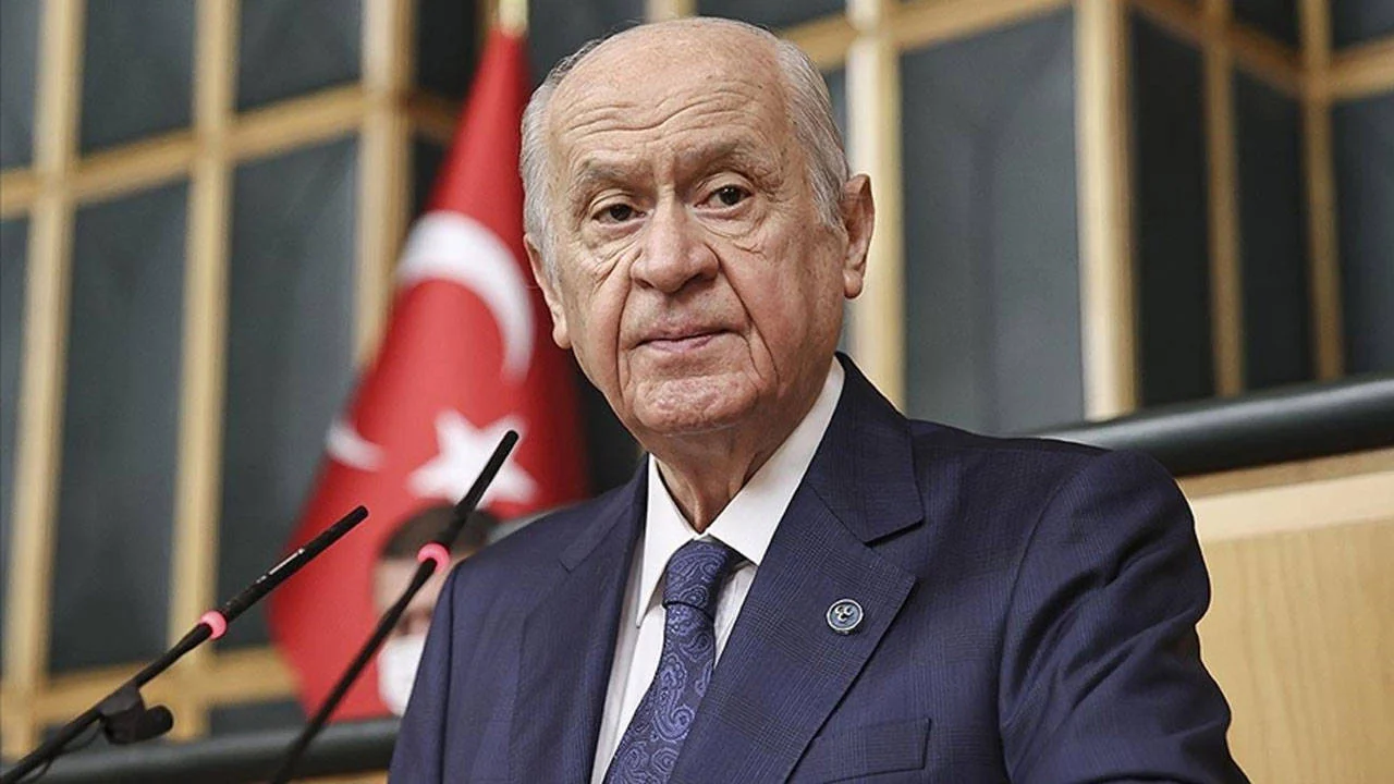 Devlet Bahçeli'nin Yeni Yıl Mesajı: 'Dünya Karanlık Bir Ortaçağ Sarmalında; Türkiye 'Terörsüz Türkiye' Hedefi ve Ahlaki Reform ile 2026'ya Hazırlanıyor'