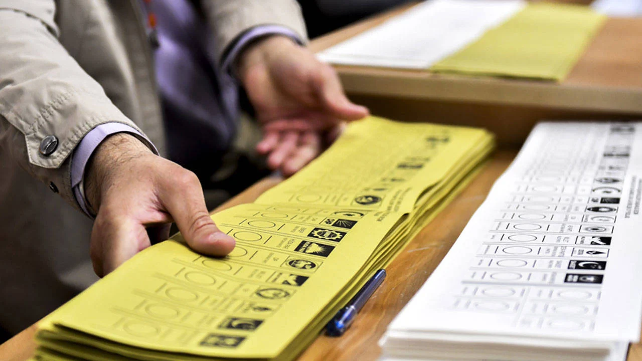 Yargıtay'ın Açıkladığı Üye Sayılarında Siyasi Tablo Değişiyor: AK Parti ve Saadet Önde, Anahtar Parti Sürprizi