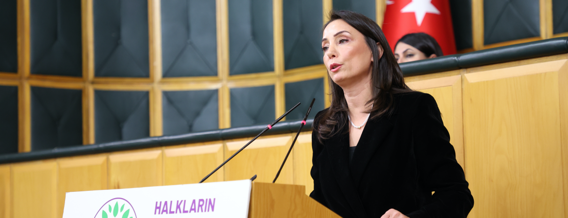 Tülay Hatimoğulları'dan Ekonomik Krize Sert Eleştiri : 'Damat Modeli Çöktü, Şimşek Programı Da Çöktü. Bunun Faturasını Emekliler, Emekçiler Ödüyor'