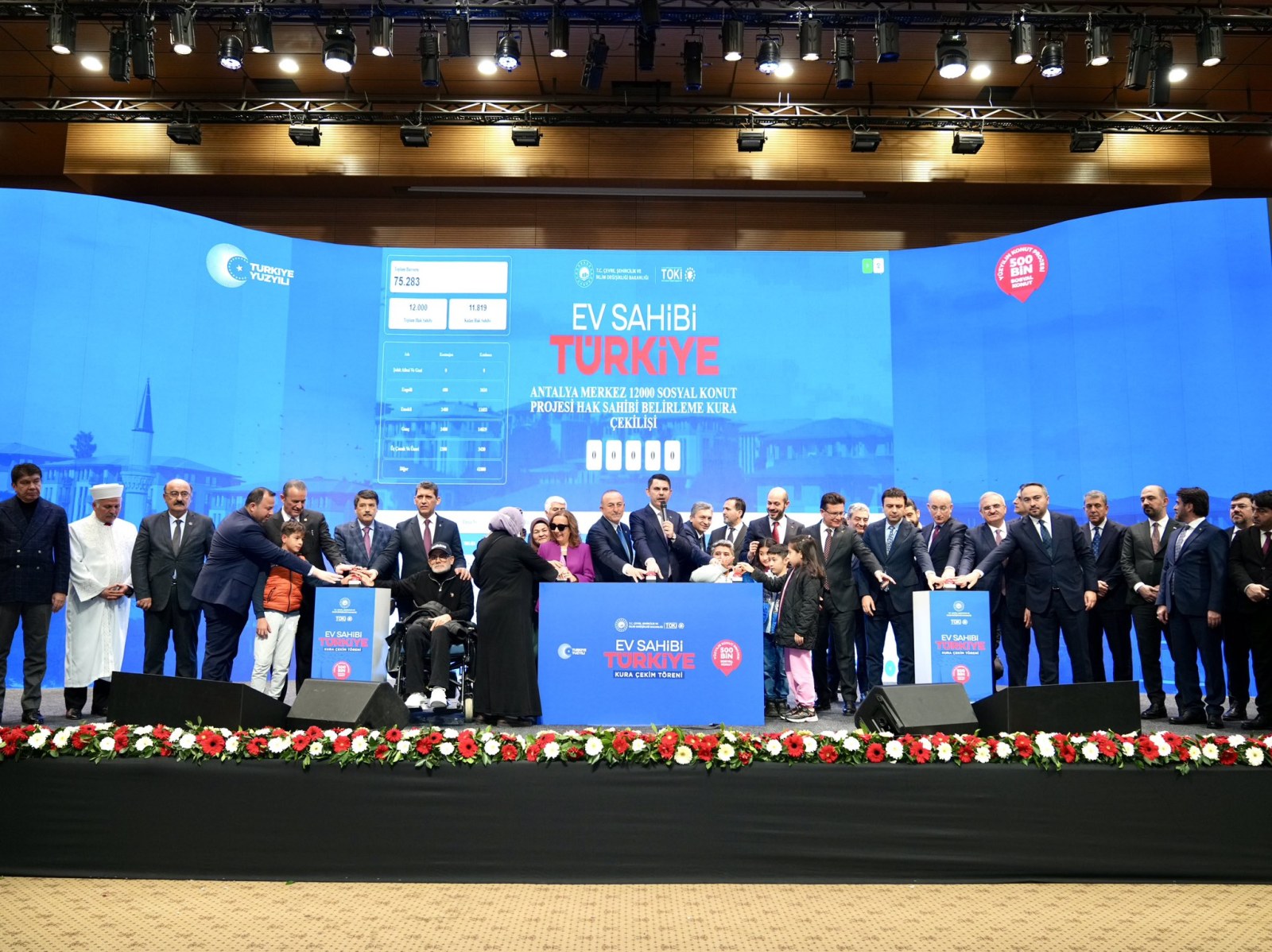 Çevre, Şehircilik ve İklim Değişikliği Bakanı Murat Kurum, Antalya'da : 'Ev Sahibi Türkiye Hedefimize Adım Adım İlerliyoruz!'