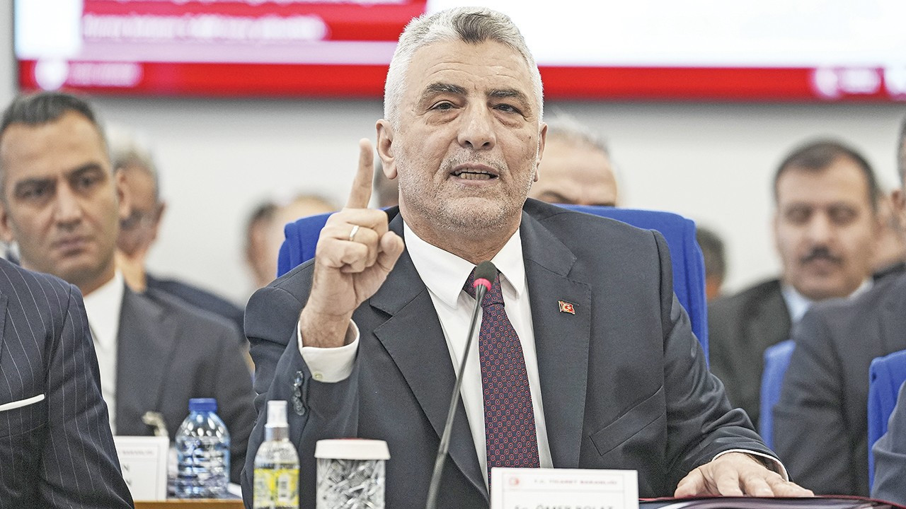 Bakan Bolat'tan Özel'e Sert Yanıt: 'Tüketici Sağlığını Siyasete Alet Edemezsiniz'