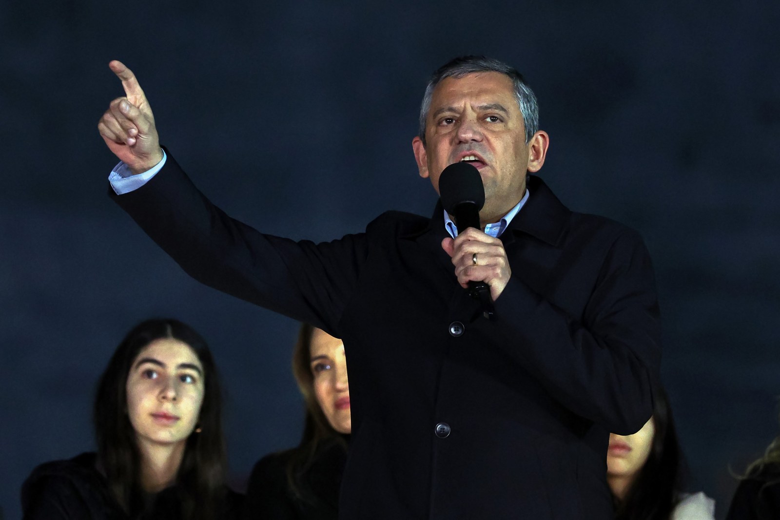 Özel'den İktidara Sert Sözler: 'Cesaretin Varsa İstanbul Seçimlerini Yenileyelim'