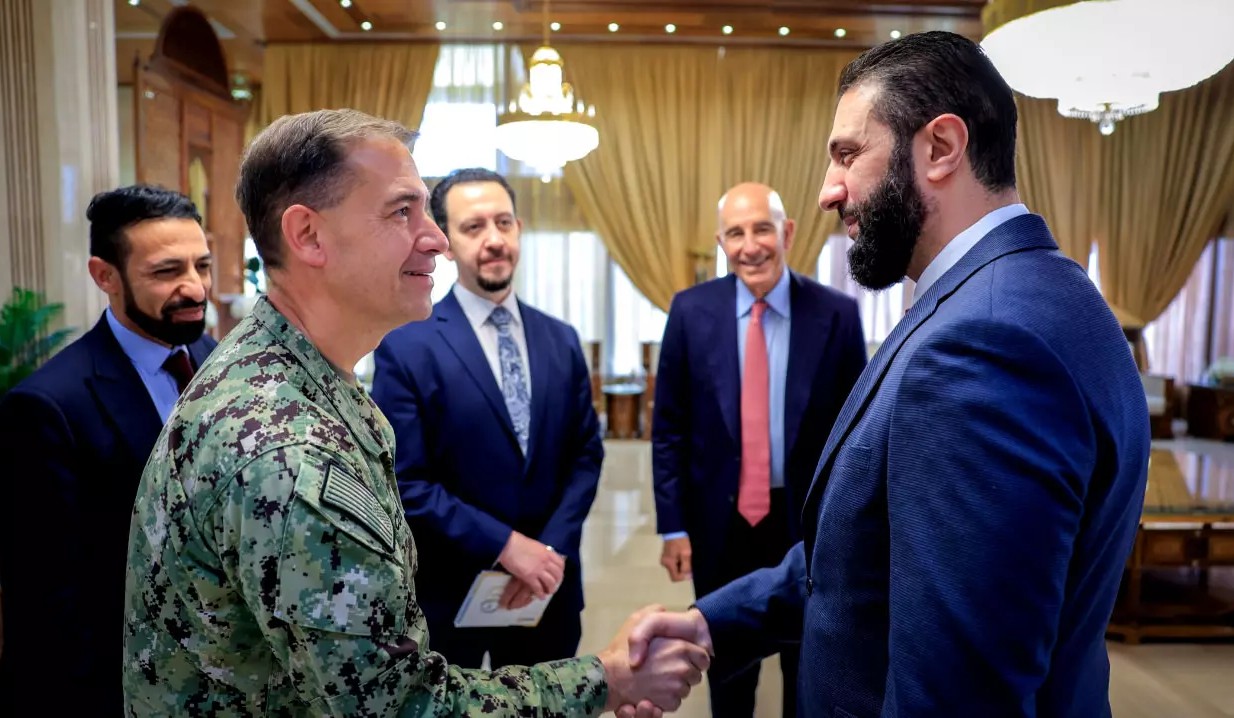 CENTCOM Komutanı'ndan Şam'a Telefon: DEAŞ Tutuklularının Transferi ve Ateşkes Görüşüldü