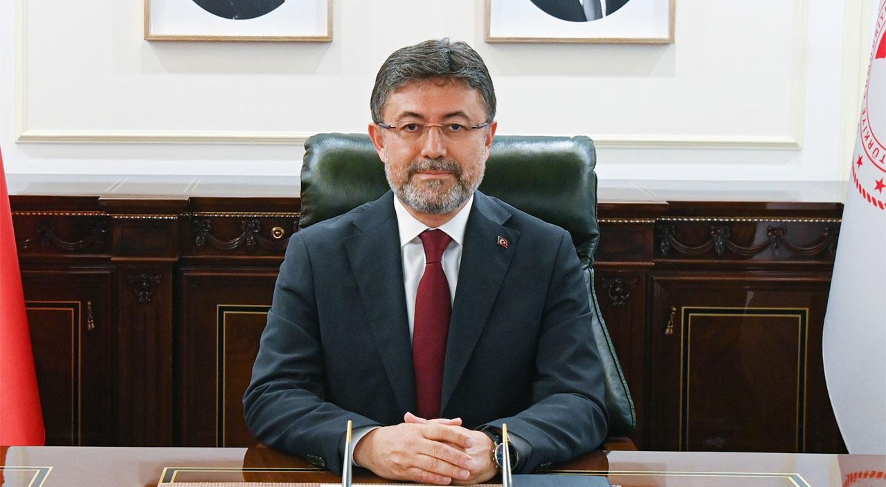 Bakan Yumaklı'dan Antalya'daki Afetzedelere Destek Mesajı: 'Tüm İmkanlarımızla Sahadayız'