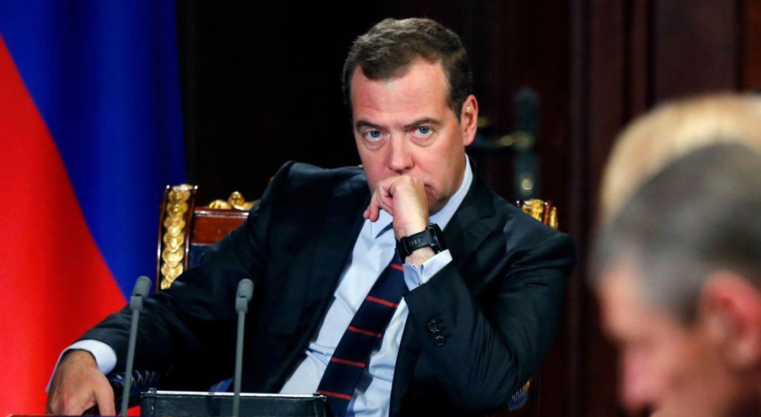 Medvedev'den Kritik Uyarı: 'Küresel Çatışma Kapıda, Ama Biz Deli Değiliz'